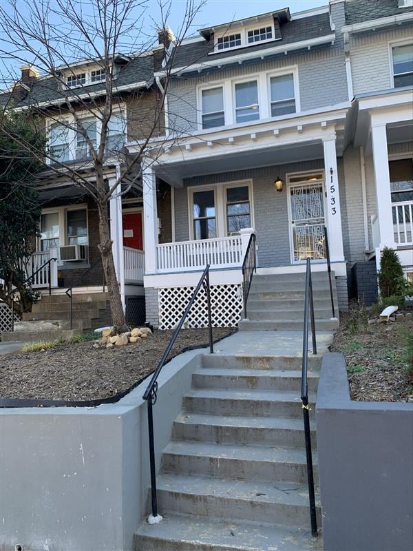 Building Photo - 1533 Isherwood St NE