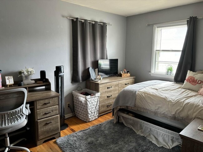 Photo - 1912 Grand Ave. Unit Upstairs