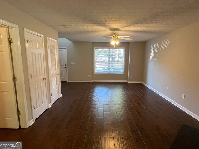 Photo - 4702 St James Way