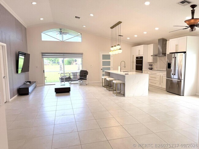 12390 Boneventure Dr