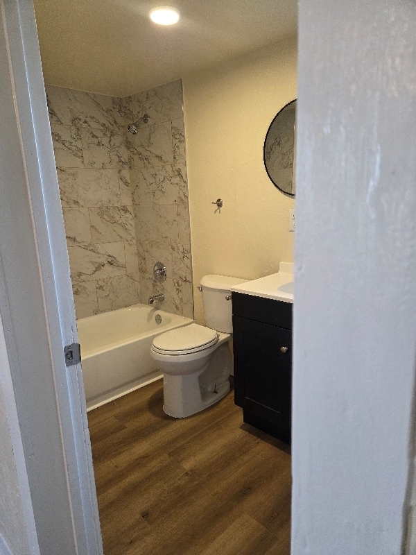 Photo - 415 W Oakland St