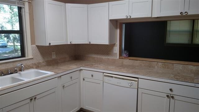 Photo - 3 Bed house on Sharkey St! Available August 2026!