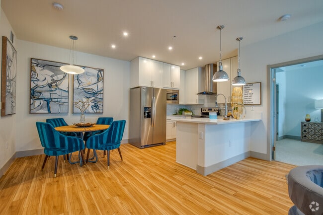 2 BR, 2 BA (D) - 1,219 SF