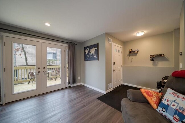 Photo - 302 Heights Dr