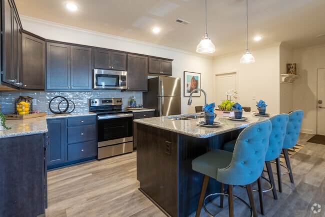 2BR, 2BA - 1,193 SF - Kitchen