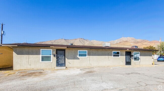 Building Photo - Great Location! Rental