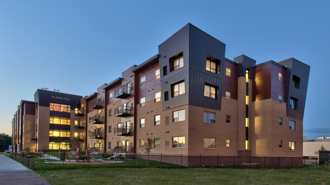 1st Avenue Flats - 1st Avenue Flats Apartments