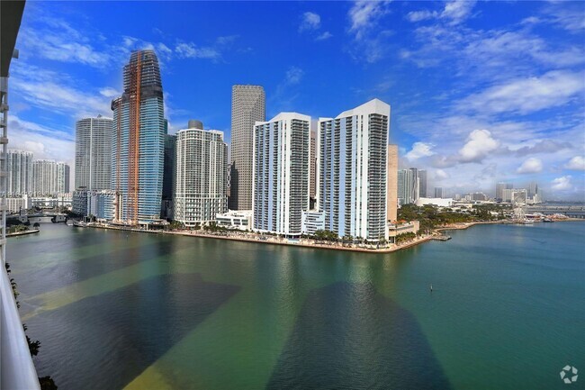 Building Photo - 848 Brickell Key Dr Unit 1706 Rental