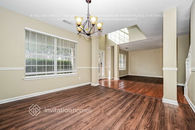 Photo - 363 Ermines Way