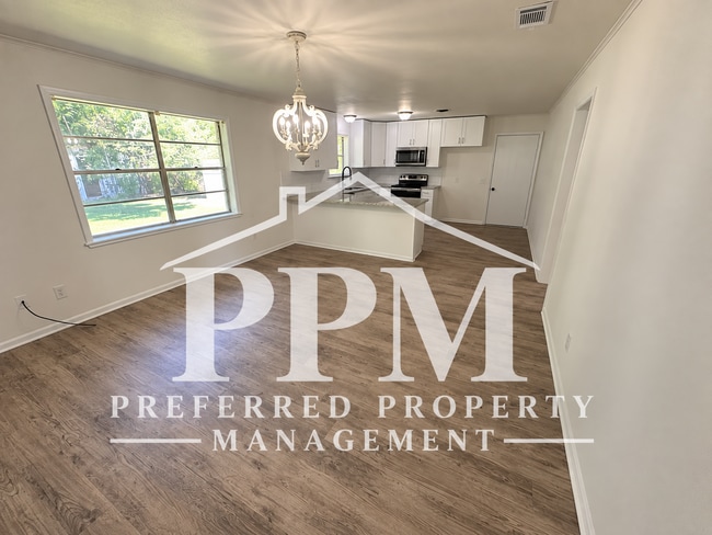 Photo - 509 Hemlock Rd