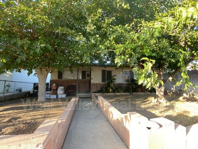 Building Photo - 602 Philippine St Rental