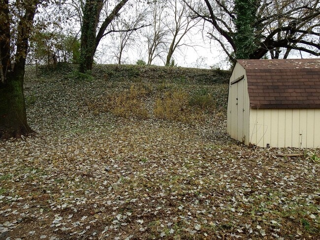 Photo - 9813 East Ave