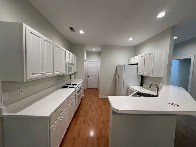 Photo - Marsh Oaks Marymount patio home with a one car garage Porter’s neck location