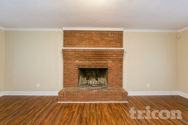 Photo - 1374 Live Oak Ln
