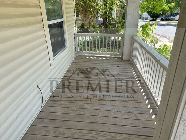 Photo - 2411 S Sterling Ave