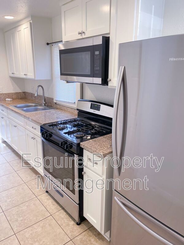Photo - 129 S 11th St