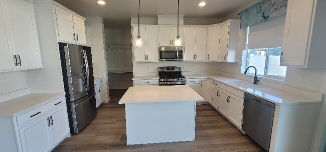 Photo - 908 W 1080 S