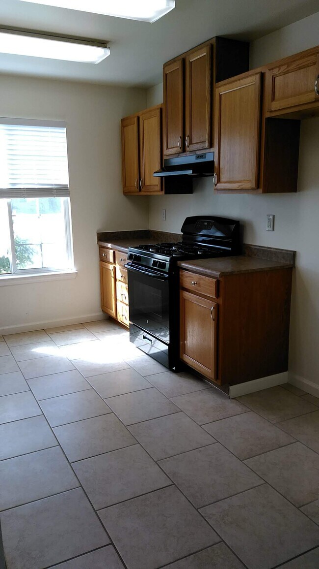 Photo - 2146 Blossom Ave