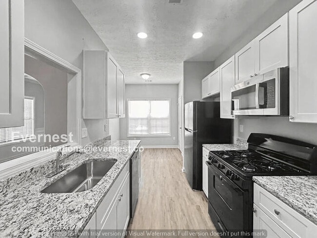 Photo - 3 Bed/2 Bath Home with Garage / Pet-Friendly / Available Now!