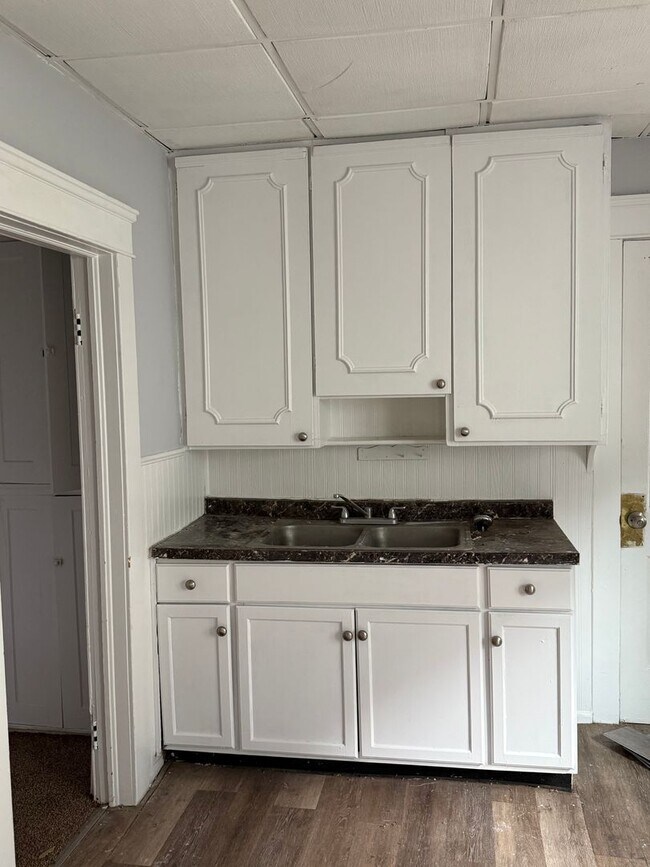 Photo - 3bd Single Broadway/Harvard Vouchers Only