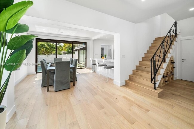 Photo - 600 NE 57th St