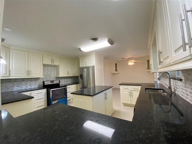 Photo - 4318 Breakwood Dr