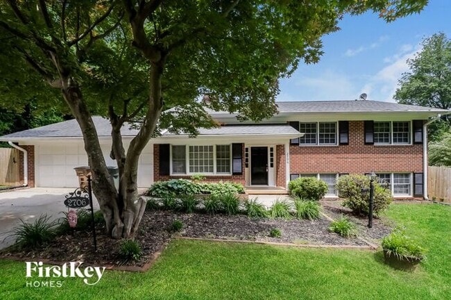 Photo - 2706 Northampton Dr