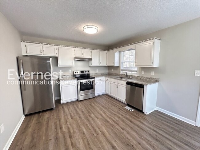 Photo - 321 Sadler Dr