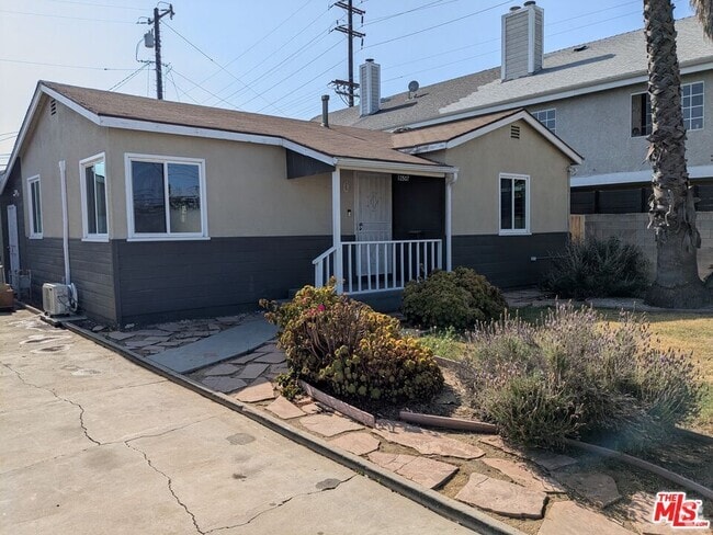 Building Photo - 12507 Yukon Ave Rental
