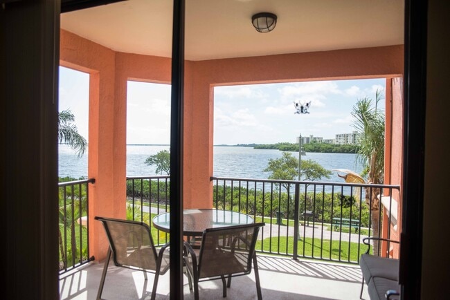 Building Photo - 2747 Via Capri Unit GV 1127