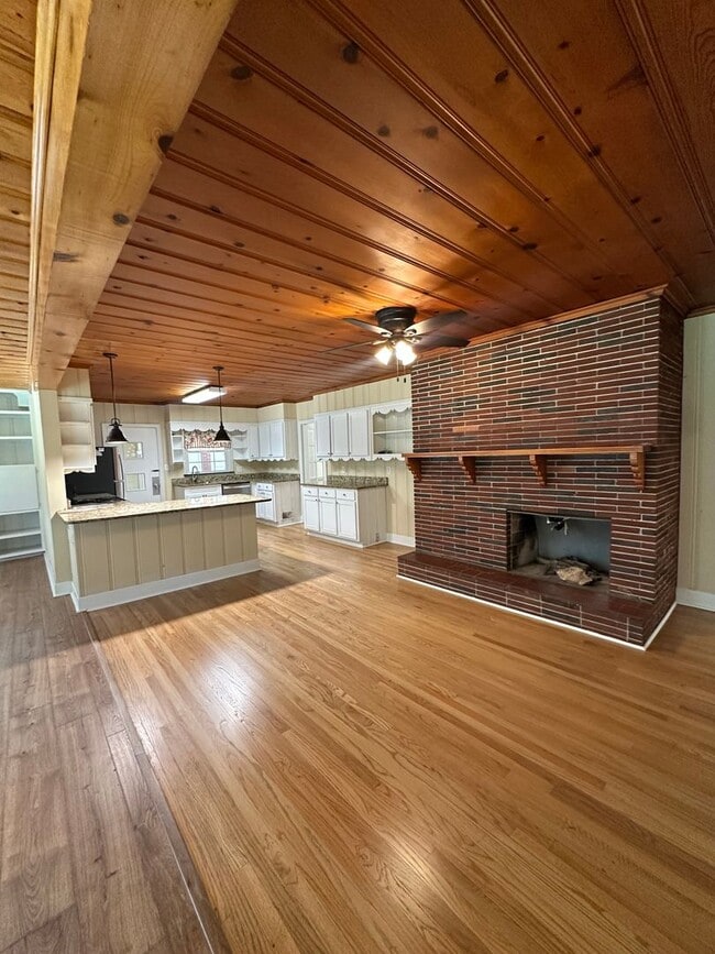 Photo - 3 Bedroom Ranch in Gainesville!