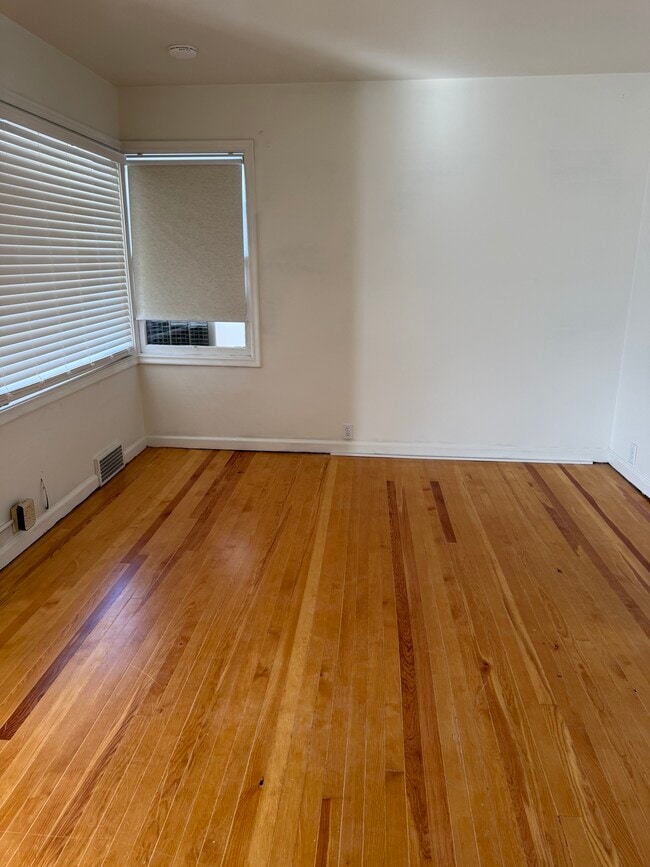 Photo - 3585 S 900 E