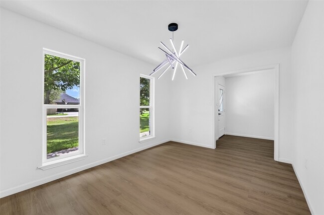 Building Photo - 7114 Fox Run Dr