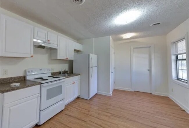 Building Photo - 3583 Midway Rd Rental