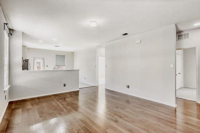 Photo - 183 Eves Necklace Dr.