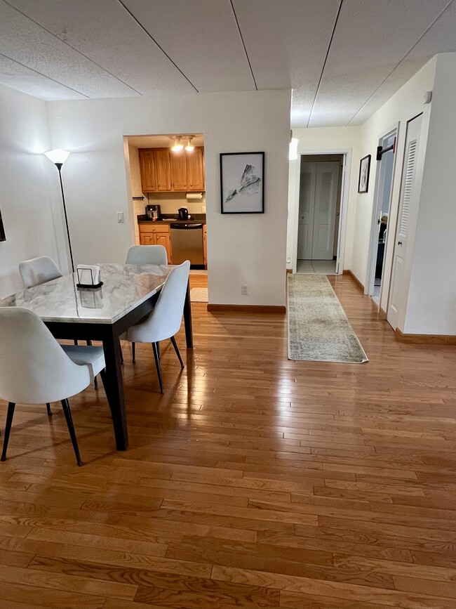 Photo - 165 Quincy Shore Dr Unidad C21