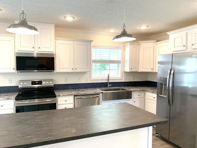 Photo - 169 Hibiscus Dr