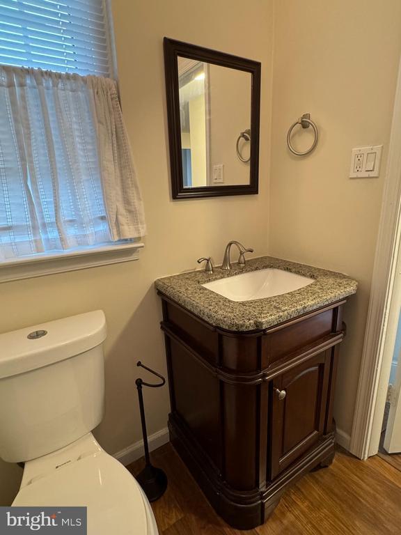 Photo - 204 Livingston Ct