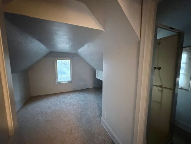 Photo - 2321 Dupont St Unit #3 - Upstairs