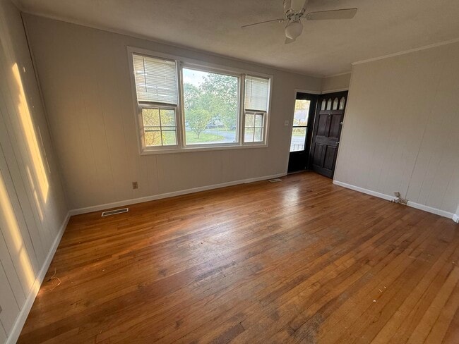 Photo - 109 Meadowbrook St