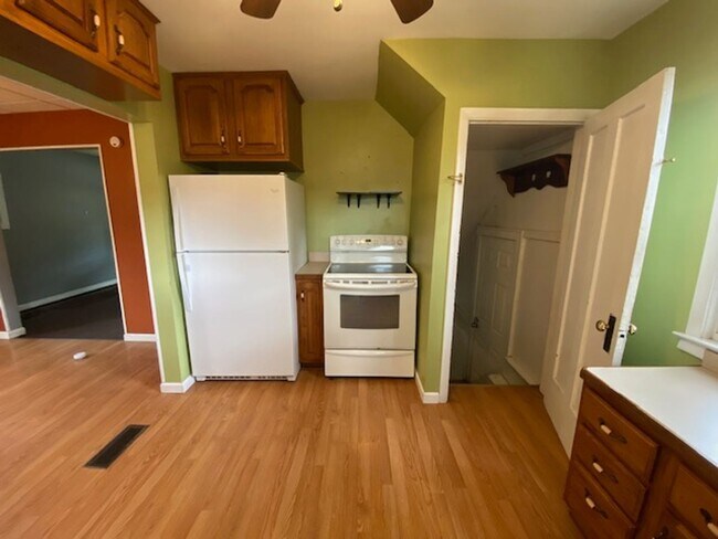 Photo - Fenced Yard + Porch in Goodyear Heights—3B...