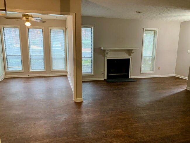 Photo - Beautiful 2 bedroom/ 2 bath Condo on Walk ...
