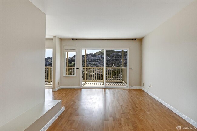 Photo - 166 Museum Way