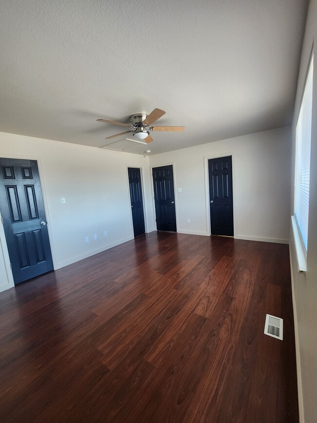 Photo - 299 W Palomar Bay