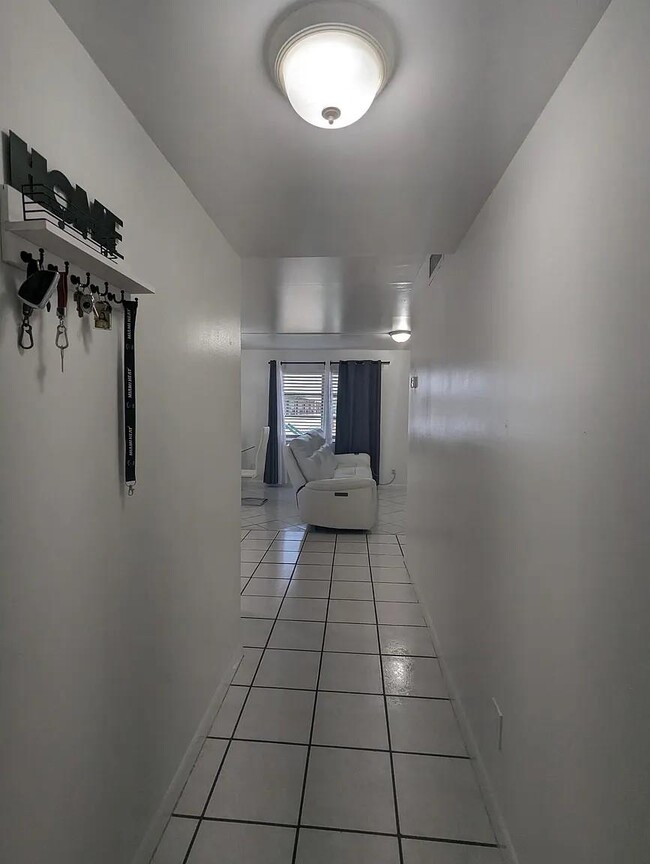 Building Photo - 6051 SW 41st St Unit 101 Rental