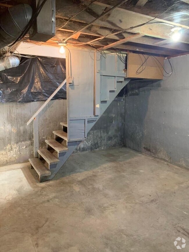 Building Photo - 1205-1207 MacArthur Cir Unit 1207 Rental
