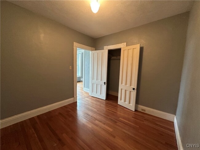 Building Photo - 15 Bridge St