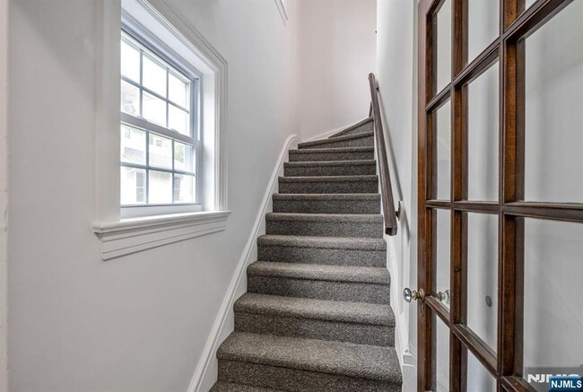 Photo - 103 N Walnut St