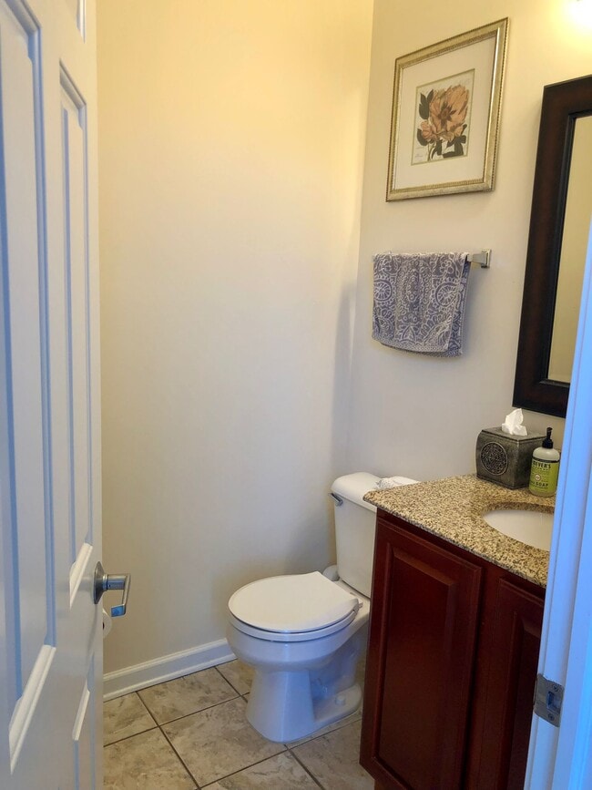 Photo - 714 W Evergreen Unit B