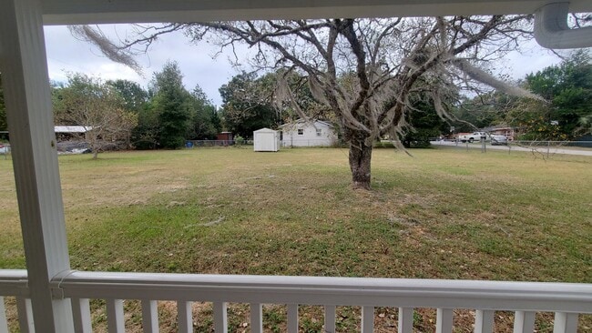 Building Photo - Welcome to this charming 3-bedroom, 1.5-ba...